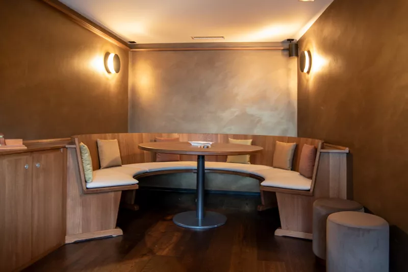 landgasthof-bahnhoefli-naefels_zigarrenlounge-2